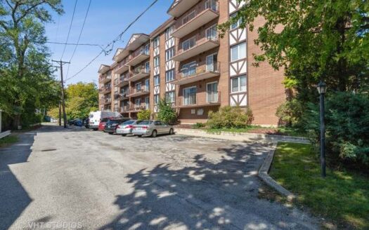 5935 Lincoln Ave #405 Morton Grove Illinois